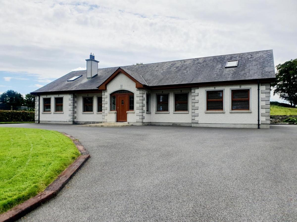 Urkers' Guest Accommodation Crossmaglen Экстерьер фото